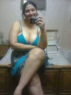 indian big busty Aunty\'s