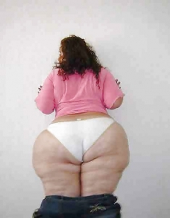 Maria latino round ass in sexy laundry