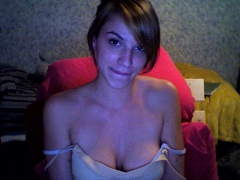 Amateur teen cutie pussy selfies - showing off what her moth