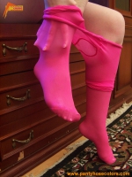 Magenta pantyhose play of blonde mom