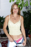 Hairy mom Holly from OlderWomanFun