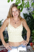 Hairy mom Holly from OlderWomanFun