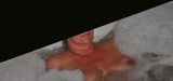 Bath, in bad, gebukt