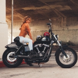 one hughson gal 1b650-1b700