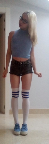 Hipster amateur blonde - kinky teen loves her selfies