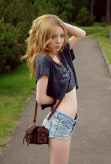 more young teenage girls