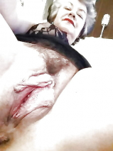 granny shows pussy