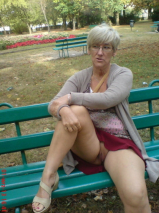 granny shows pussy