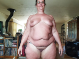granny shows pussy
