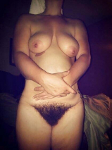 Women love to show their hairy pussy!