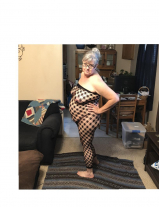 Chubby Kim posing in new outfit.