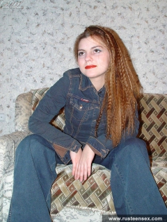 Teen redhead posing and showing shaved pussy - N