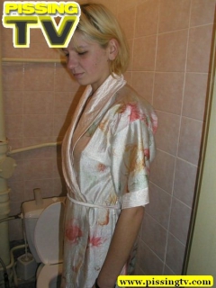 Pee from hairless pussy - N