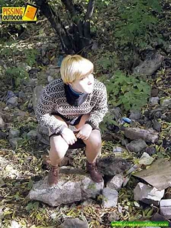 Bad girl peeing - N