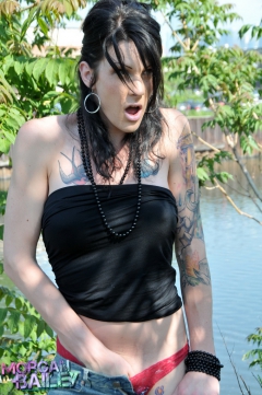 Morgan Pissing - N