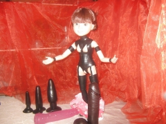 Katy Goes Latex - N