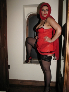 Very sexy milf - N