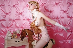 Burlesque - N