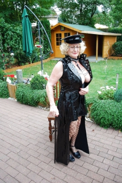 Guest mistress Rita and slave - N