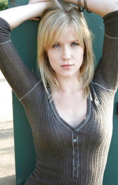 Jessy Schram - N