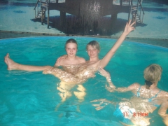 POOL BITCHES - N