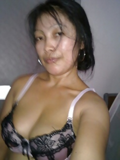 Preview - Horny Pinoy maid in SG - N