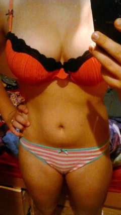 Teen with massive teen tits - nude selfies - N