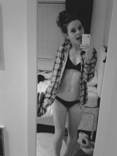 Dirty chav teen - naughty naked selfie queen - N