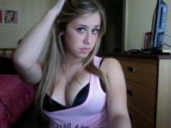 Blonde webcam teen selfies - she isnt shy about her body - N