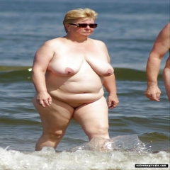 Mature Nudist Moms on holiday snaps - N