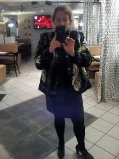 Found my grans dating site private selfies - she shares thes - N