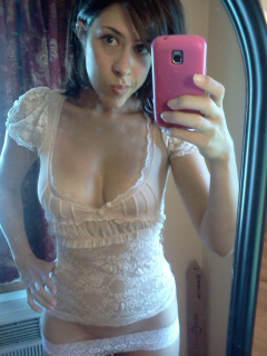 USA woman boobs pussy selfie - N