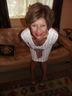 HOT MATURE LADY - 1 - N