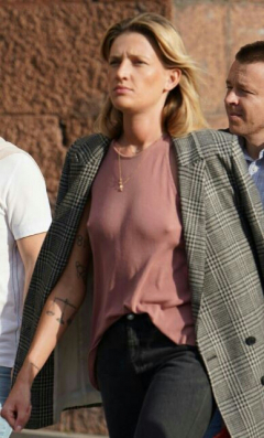 Mature ladies braless cleavage pokies - N