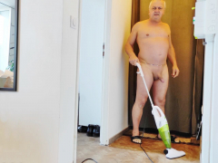 nat092 le nudiste fait le menage - N