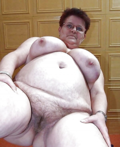 granny shows pussy - N