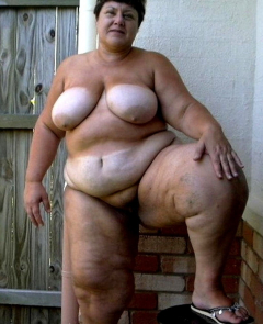 granny shows pussy - N