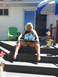 granny shows pussy - N