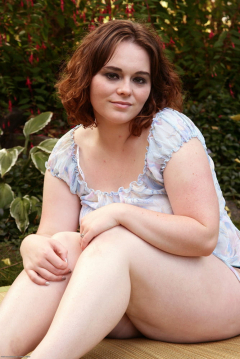 Chubby hairy in the garden - N