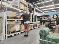 en tenue coquine dans le magasin - N