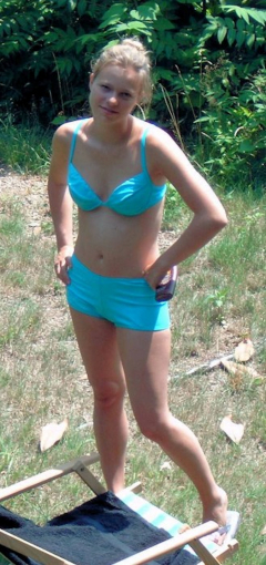 Jenny posing around naked - N