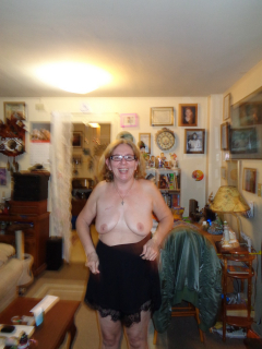 Amateur milfs - N