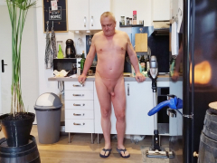 je fais le menage nu - N