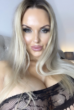 mature and sexy - N