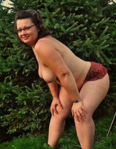Monique naughty nude outdoor - N