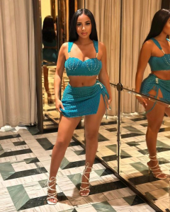 Dark-skinned beauties and sex - N