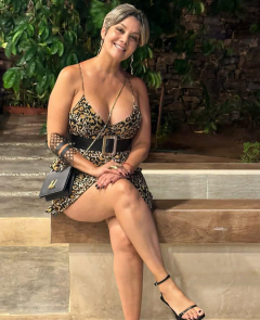mature and sexy - N