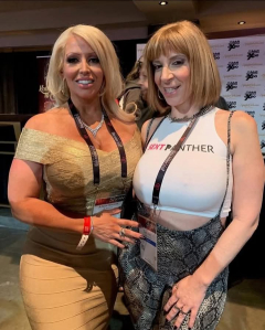 mature and sexy - N