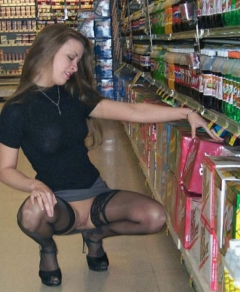 Shopping Nude - N