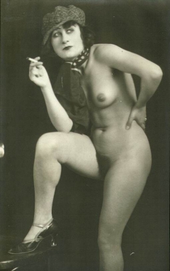Antique Solo Chicks - N